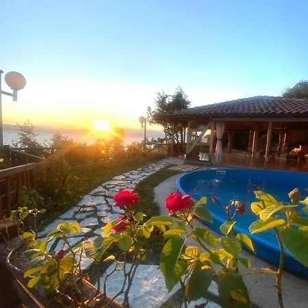 Robinson Sunset Guest House Лагадін Екстер'єр фото
