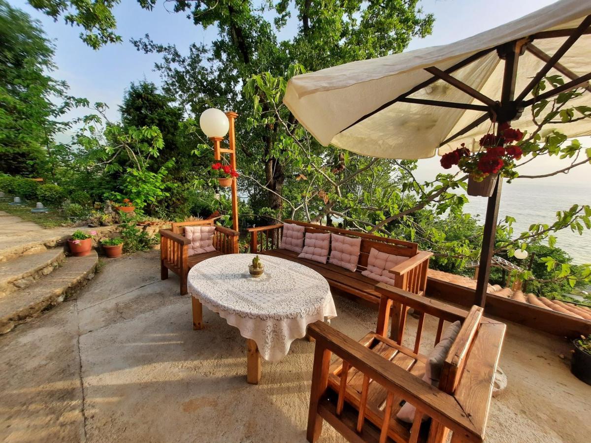 Robinson Sunset Guest House Лагадін Екстер'єр фото