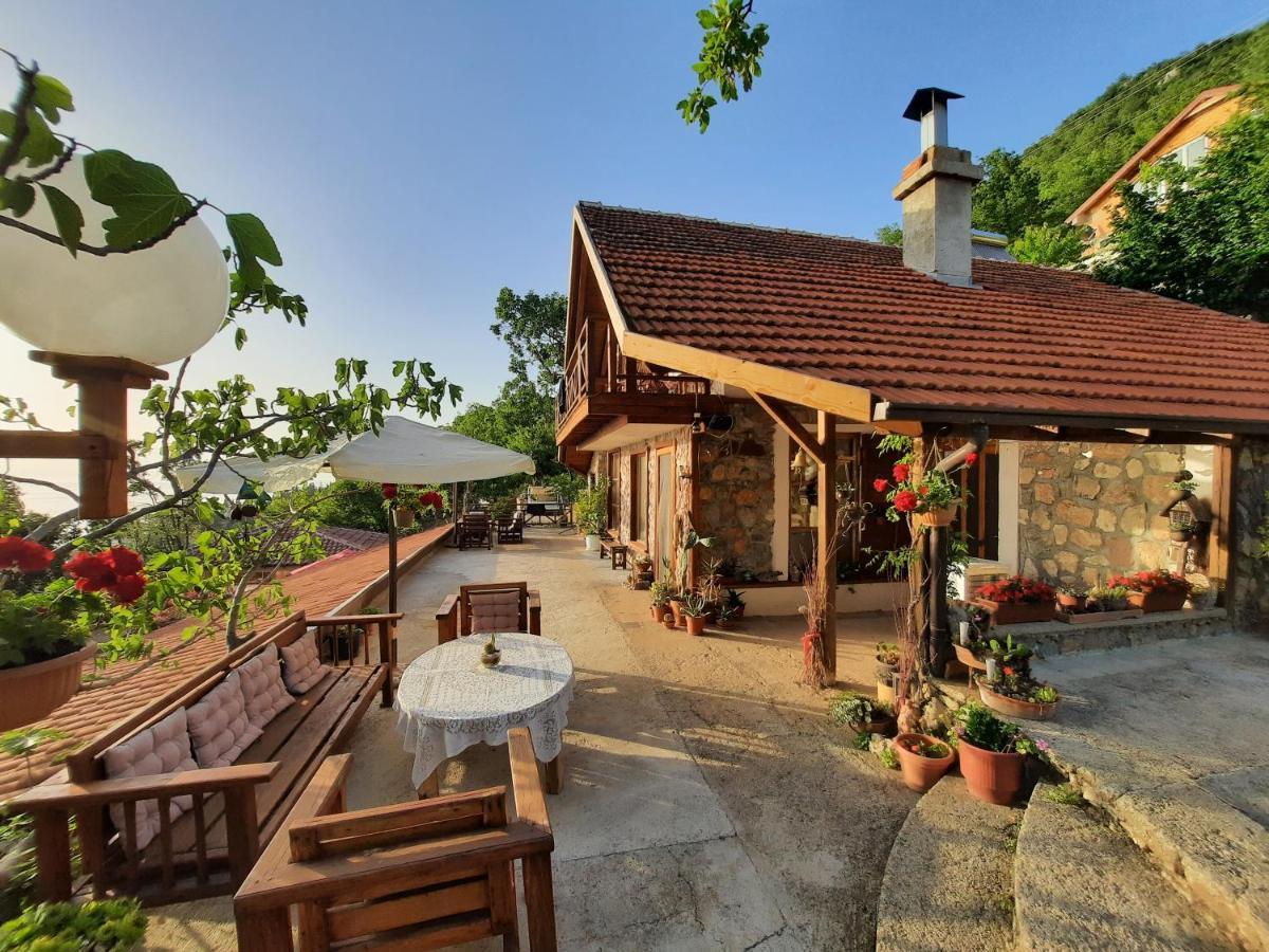 Robinson Sunset Guest House Лагадін Екстер'єр фото