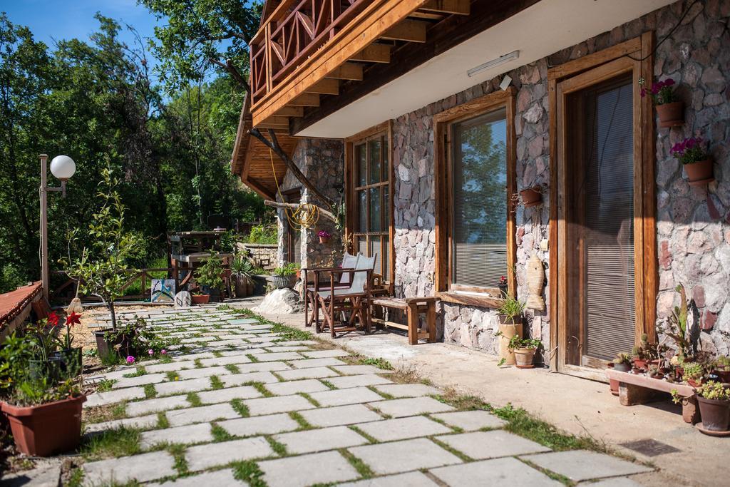 Robinson Sunset Guest House Лагадін Екстер'єр фото